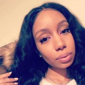 Meet your Posher, Nia